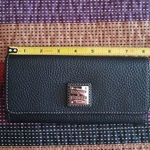Dooney & Bourke accordian wallet